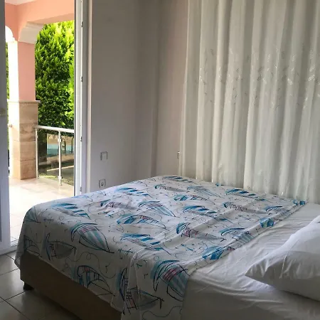 Holiday With A Communal Pool 公寓 费特希耶